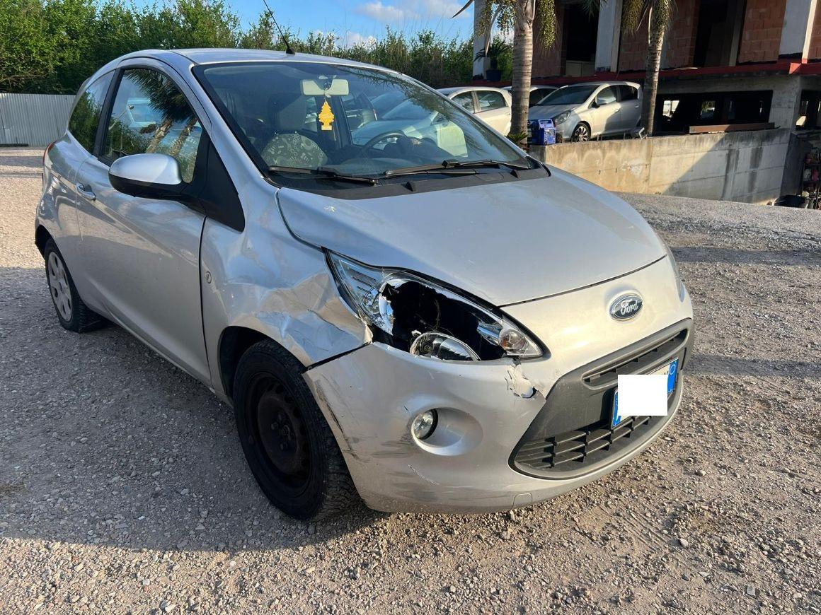 Ford Ka 1.2 + c/esp,tcs 69cv E5 LEGGI