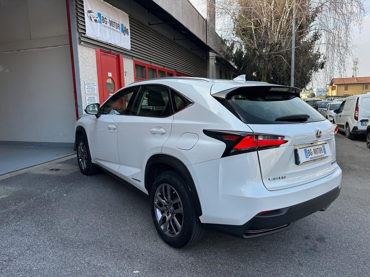 Lexus NX 300h 2.5 Executive cvt UNIPR.