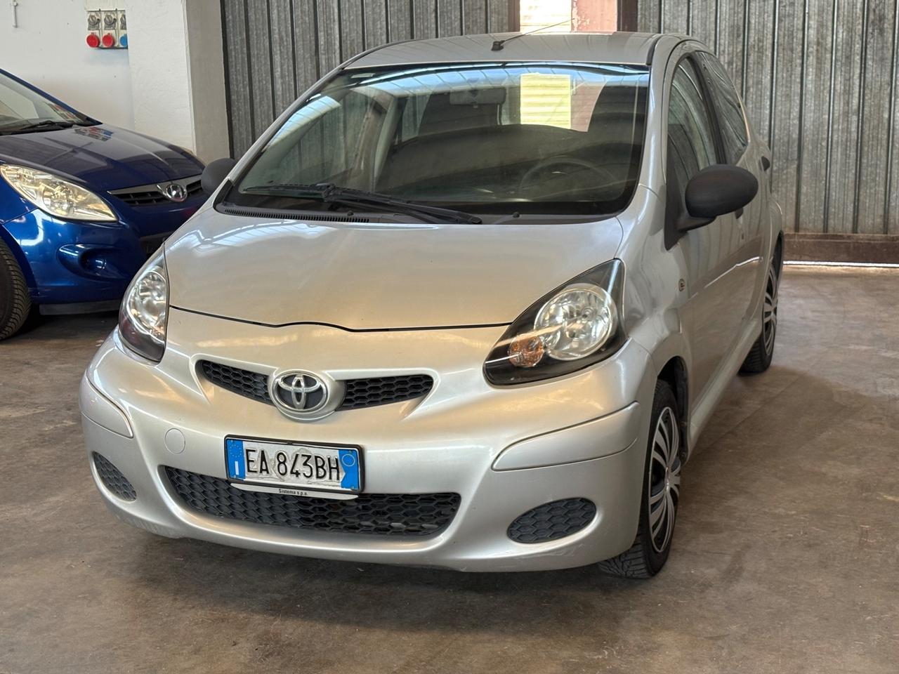 Toyota Aygo 1.0 12V VVT-i 5 porte Sol