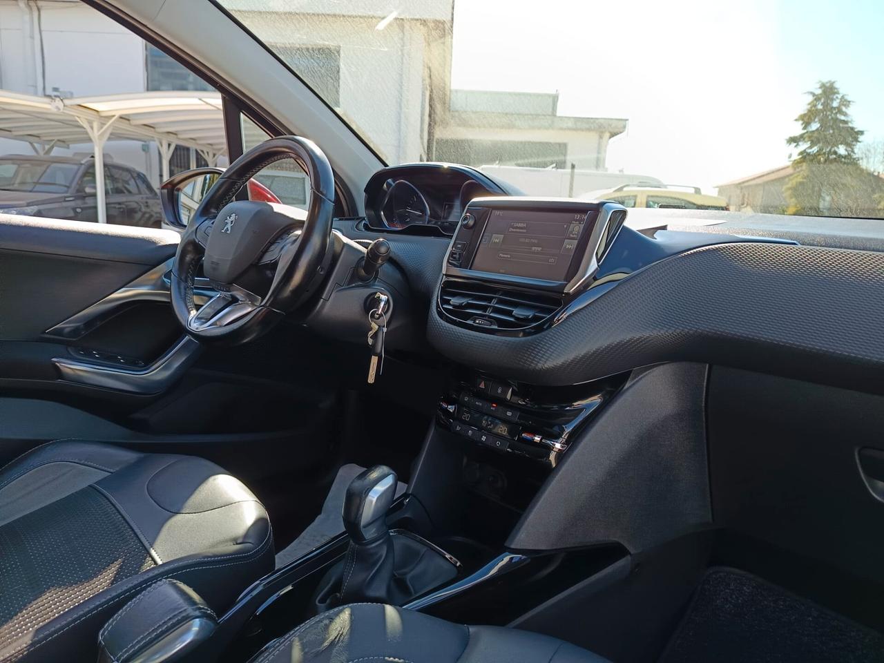 Peugeot 2008 BlueHDi 100 Allure Tua a 152€/mese