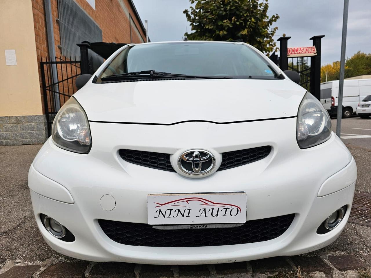 Toyota Aygo 1.0 68cv Now Connect*Clima*Navi*Cerchi*Neopatentati
