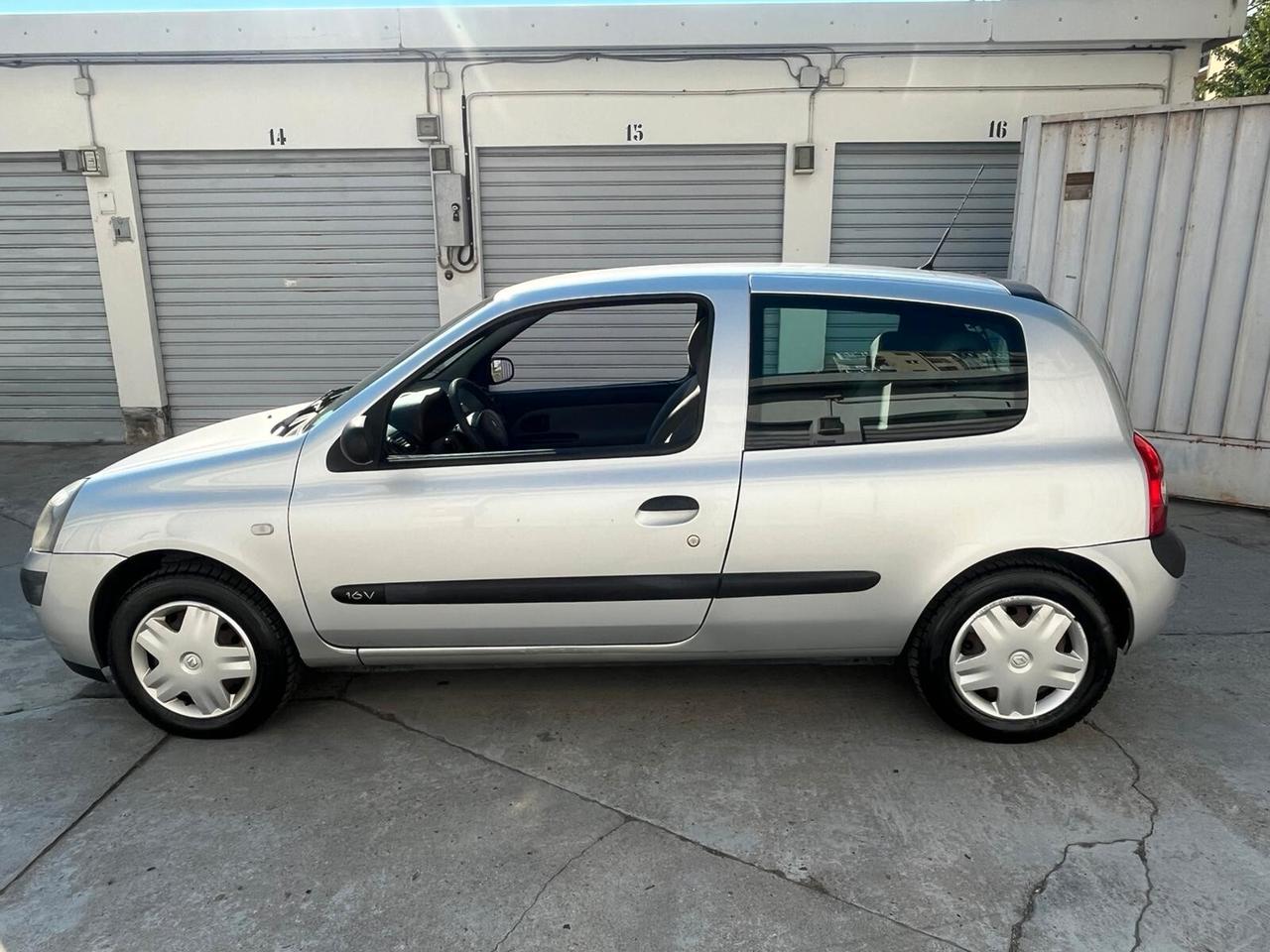 Renault Clio 1.2 16V cat 3 porte Luxe Privilège