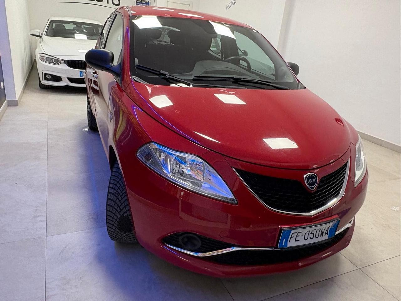 Lancia Ypsilon 1.2 69 CV 5 porte GPL Ecochic Silver