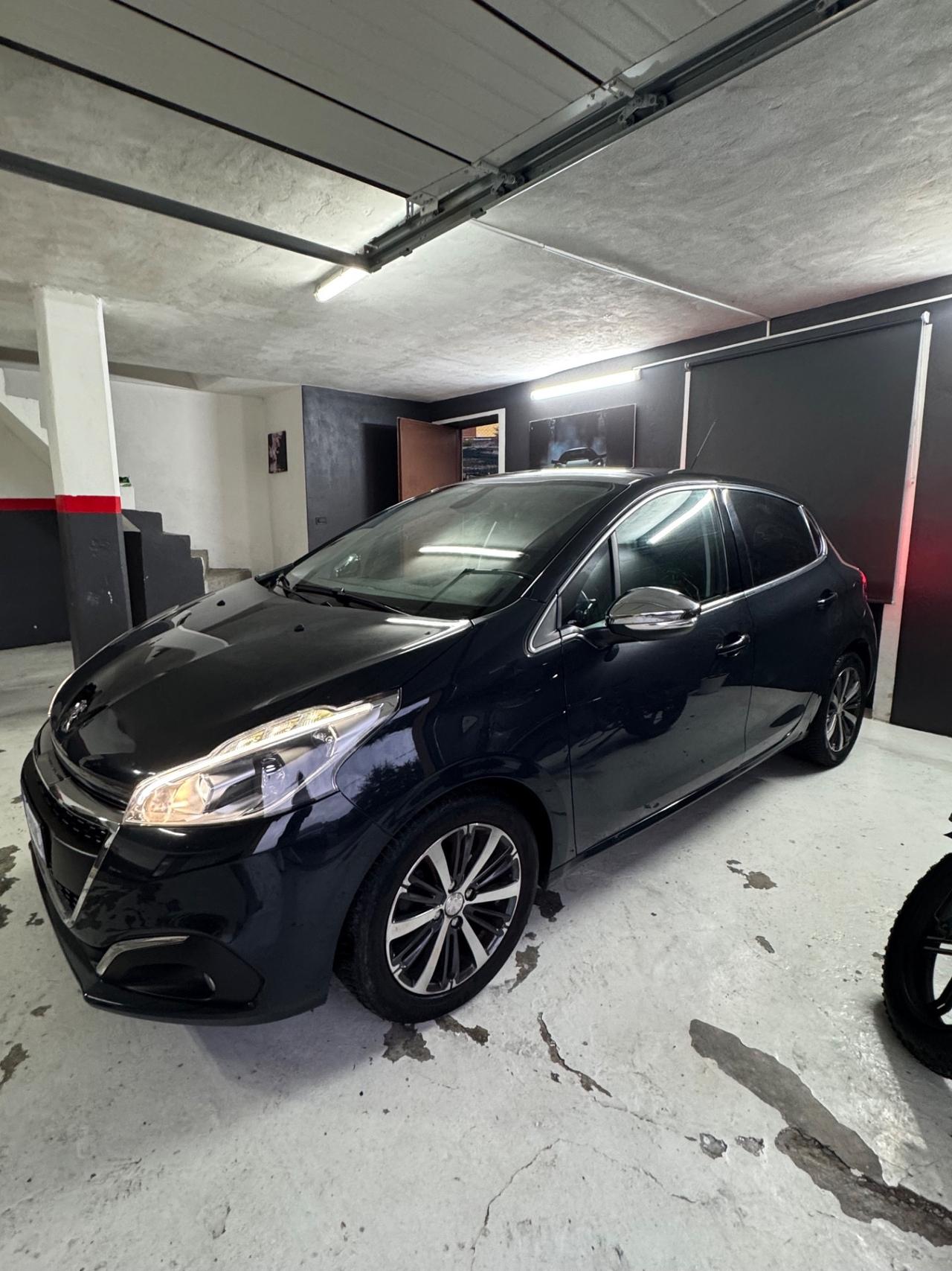 Peugeot 208 BlueHDi 75 5 porte Allure