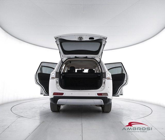 MITSUBISHI OUTLANDER 2.2 DI-D 4WD Instyle 7p. - PER OPERATORI DEL SETTO