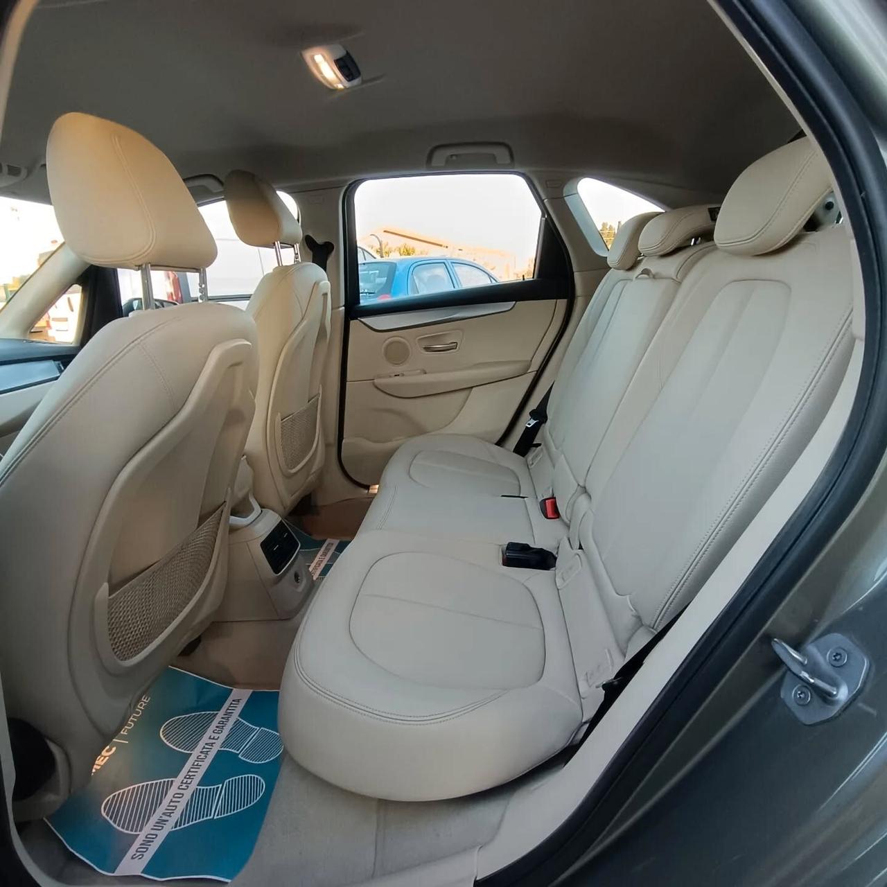Bmw 2er Active Tourer 218d LUXURY