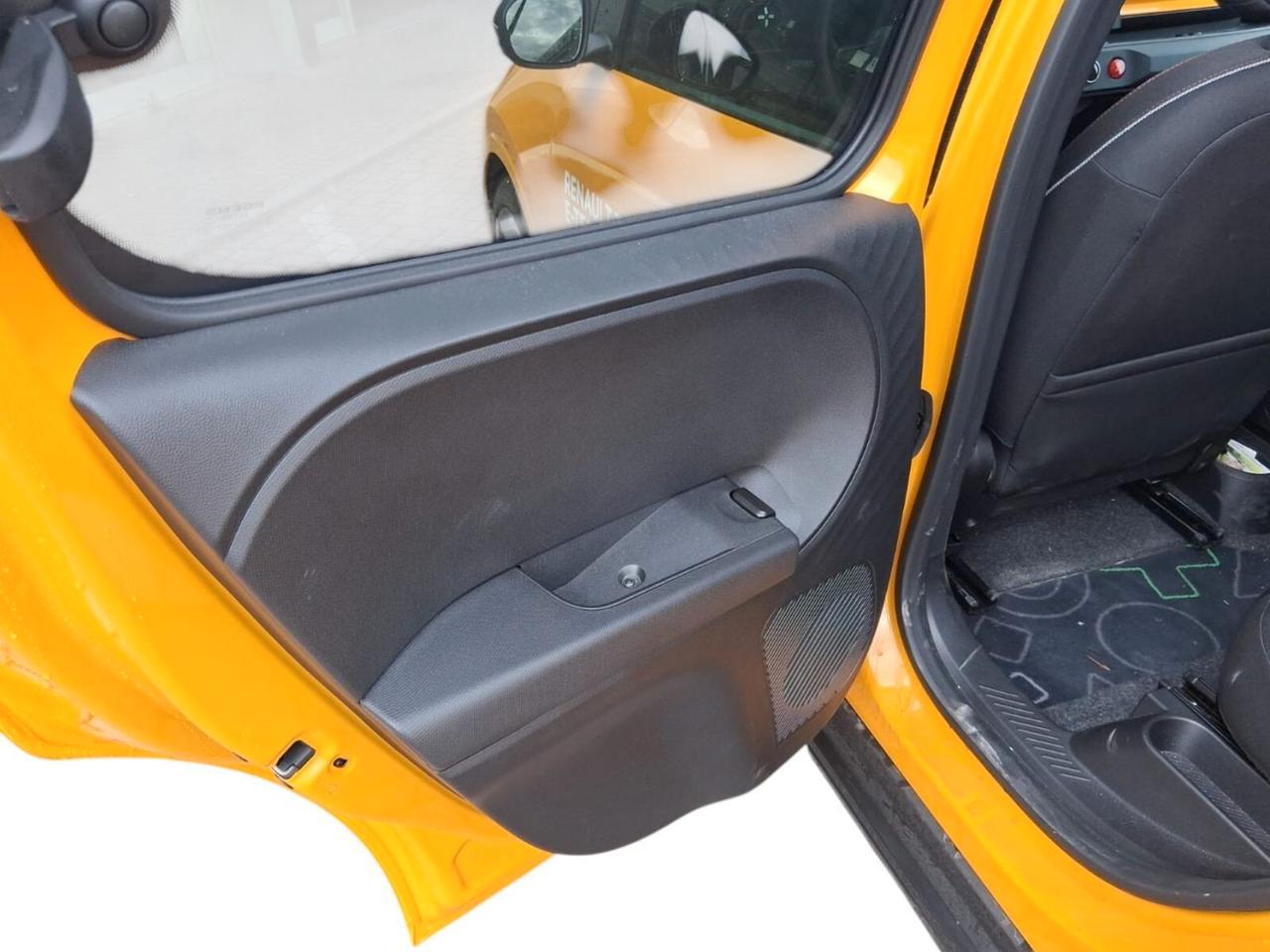 Renault Twingo E-Tech electric techno 80 cv urban range
