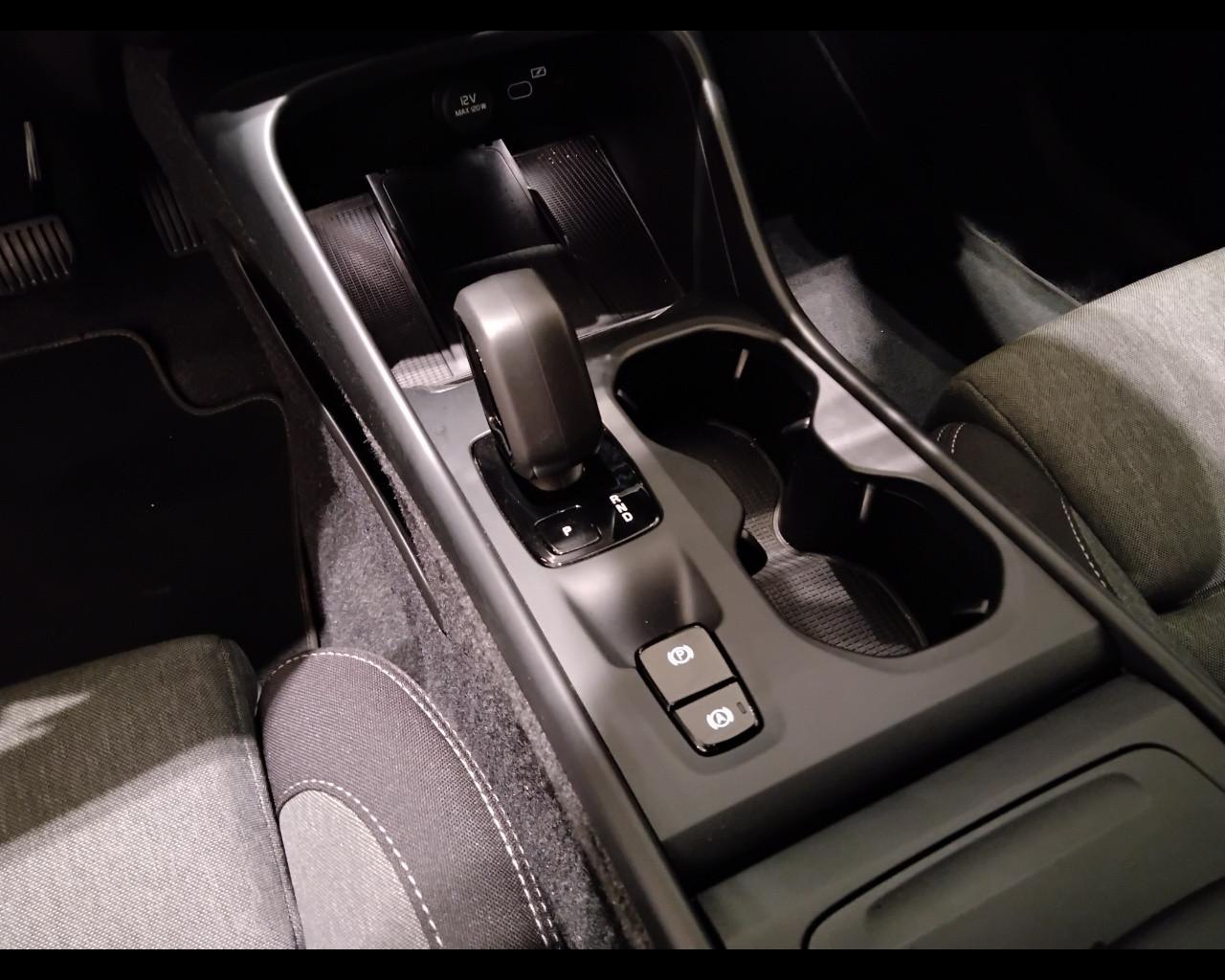 VOLVO XC40 2023 - XC40 2.0 b3 Core auto