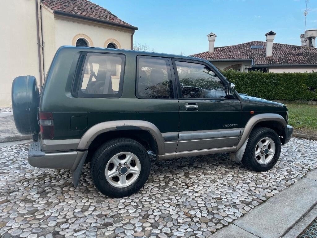 Isuzu Trooper 3.0 16V TDI cat 3 porte RS