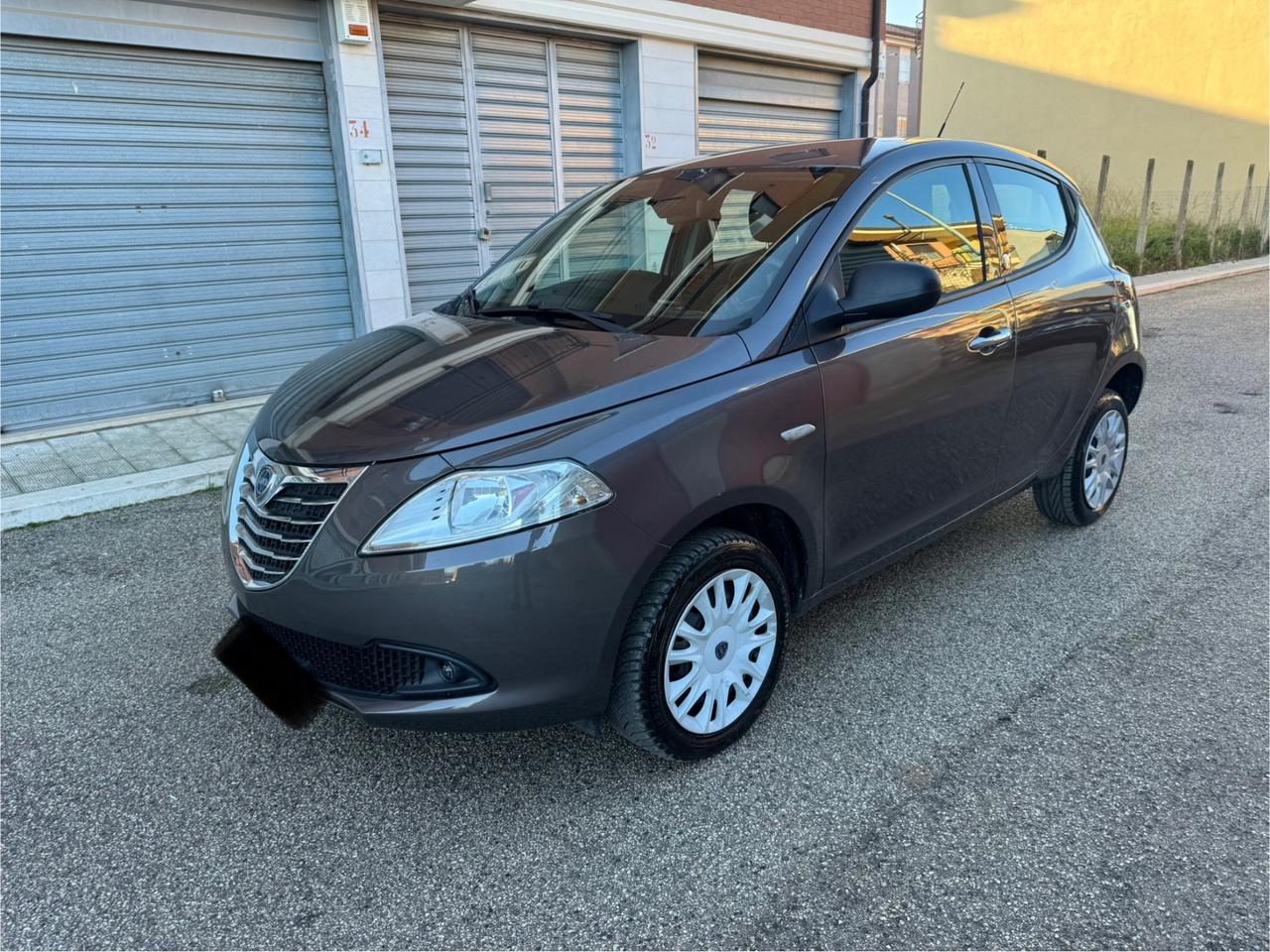 Lancia Ypsilon 0.9 TwinAir 85 CV 5 porte Metano Ecochic Gold