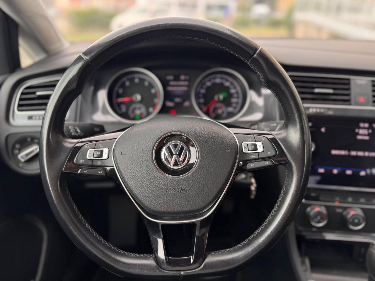 Volkswagen Golf Business 1.5 TGI BlueMotion #10732