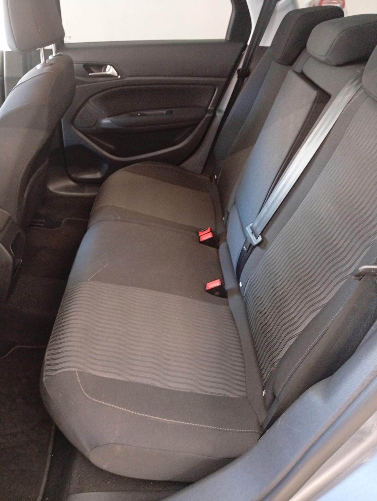 Peugeot 308 BlueHDi 120 S&S SW Business