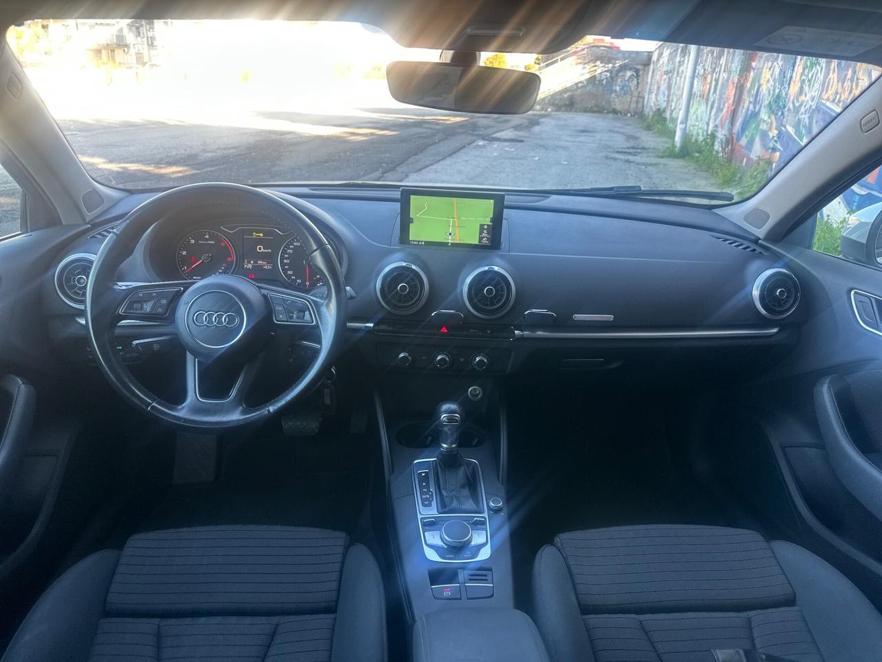 Audi A3 SPB 1.6 TDI/NAVI/LED/SENSORI