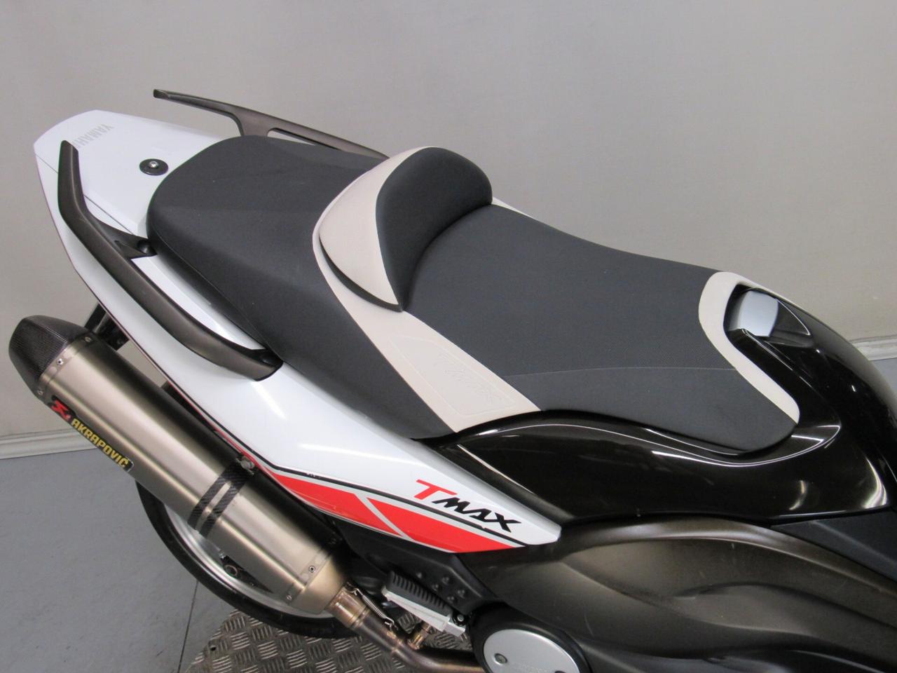 Yamaha T Max WHITEMAX ANNIVERSARY AKRAPOVIC