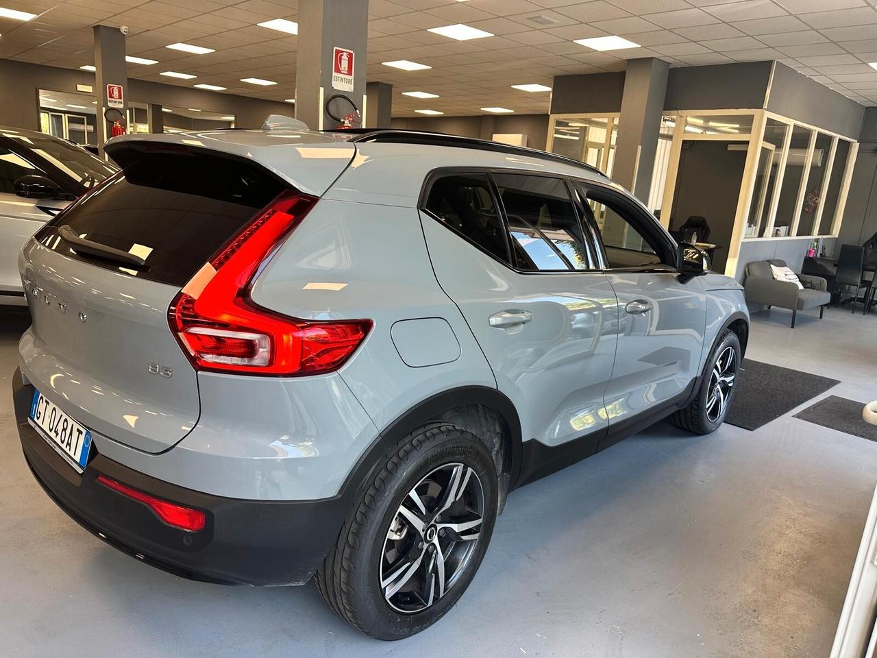Volvo XC40 B3 automatico Plus Dark