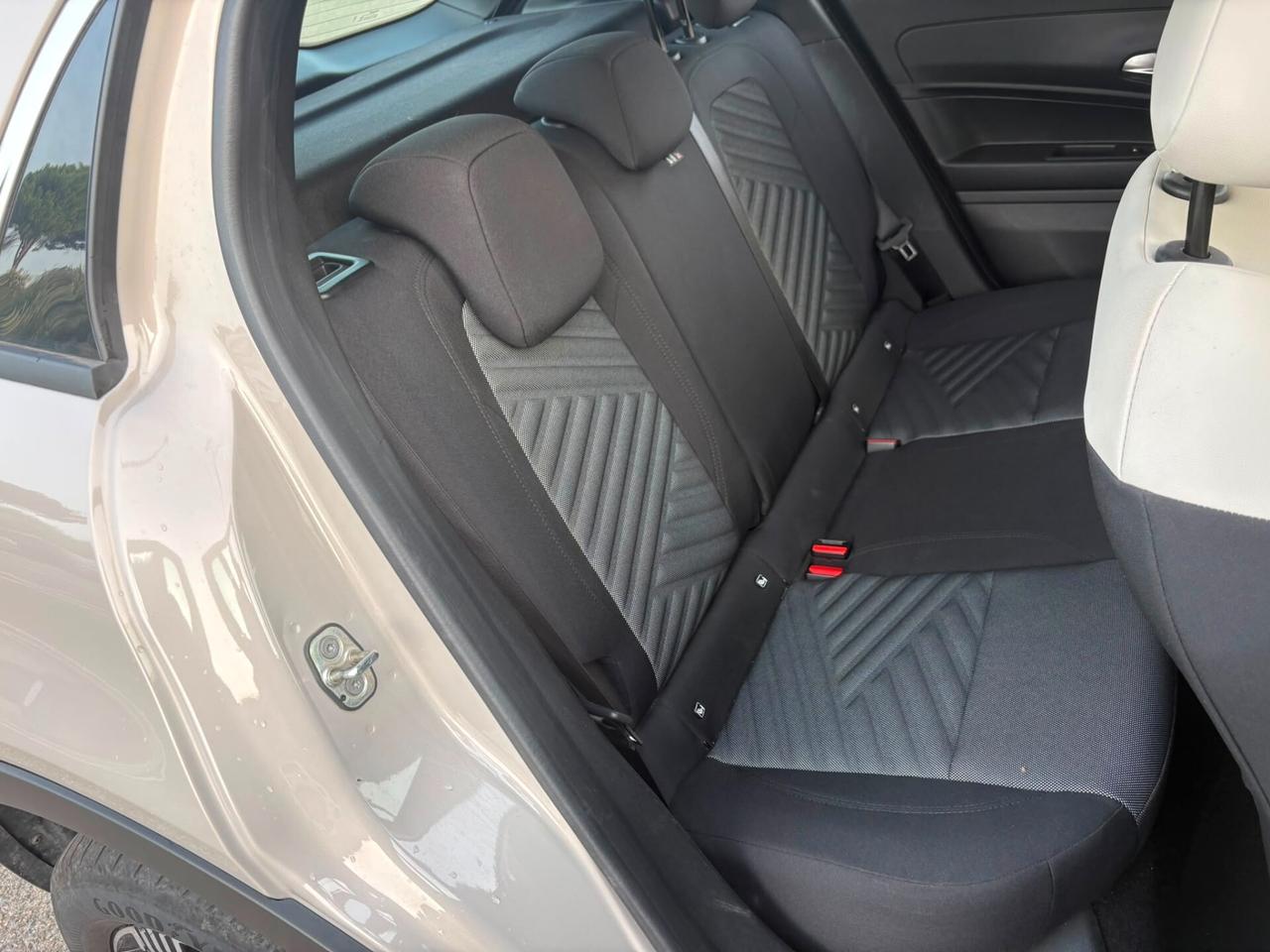 Fiat 600 Hybrid 100 CV DCT MHEV La Prima
