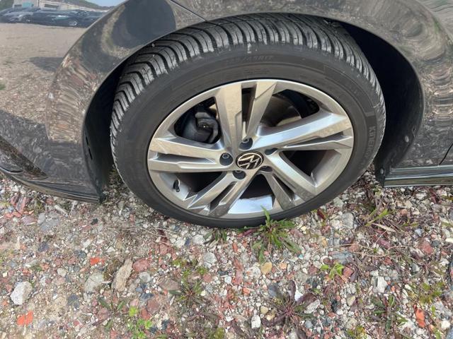 VOLKSWAGEN Golf 1.5 eTSI 150 CV DSG R-Line