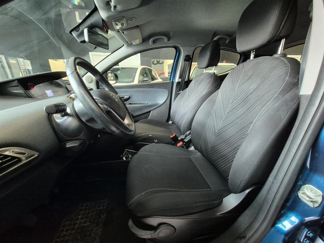 Lancia Ypsilon 1.0 FireFly 5 porte S&S Hybrid Ecochic Gold