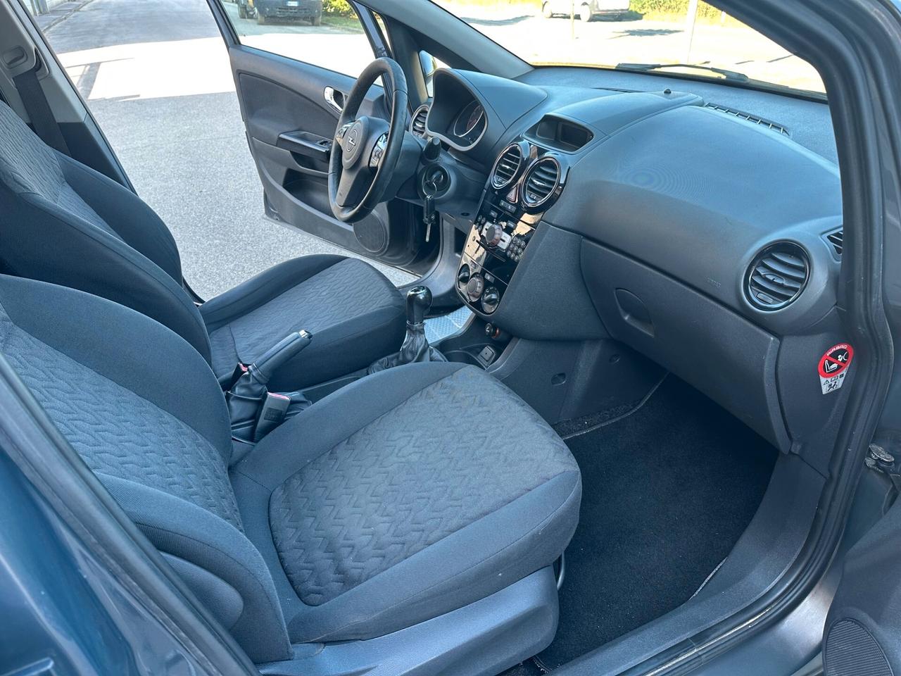 Opel Corsa 1.2 5 porte Sport