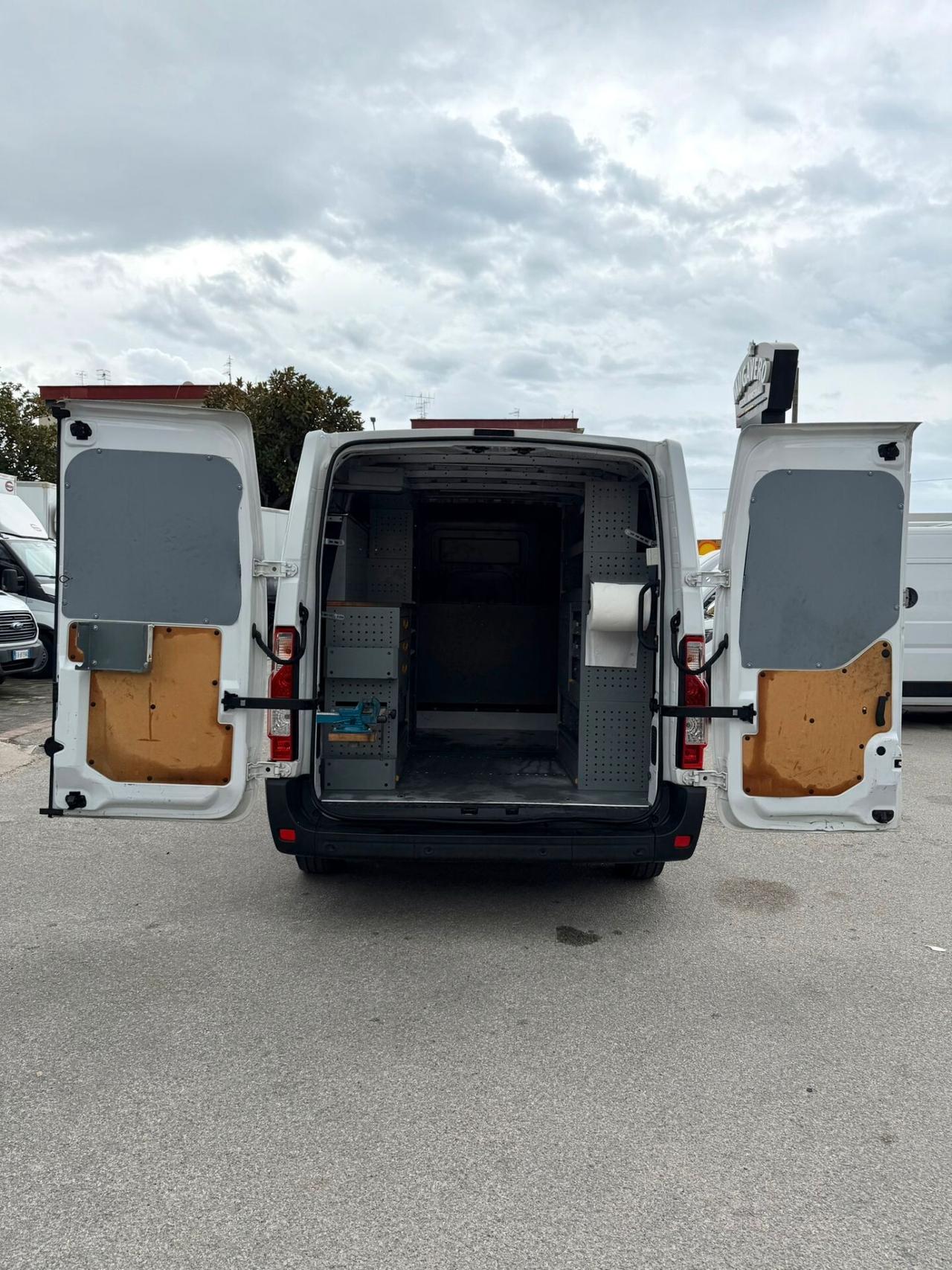 RENAULT MASTER 2.3dci 150cv L1H1 ATTREZZATO