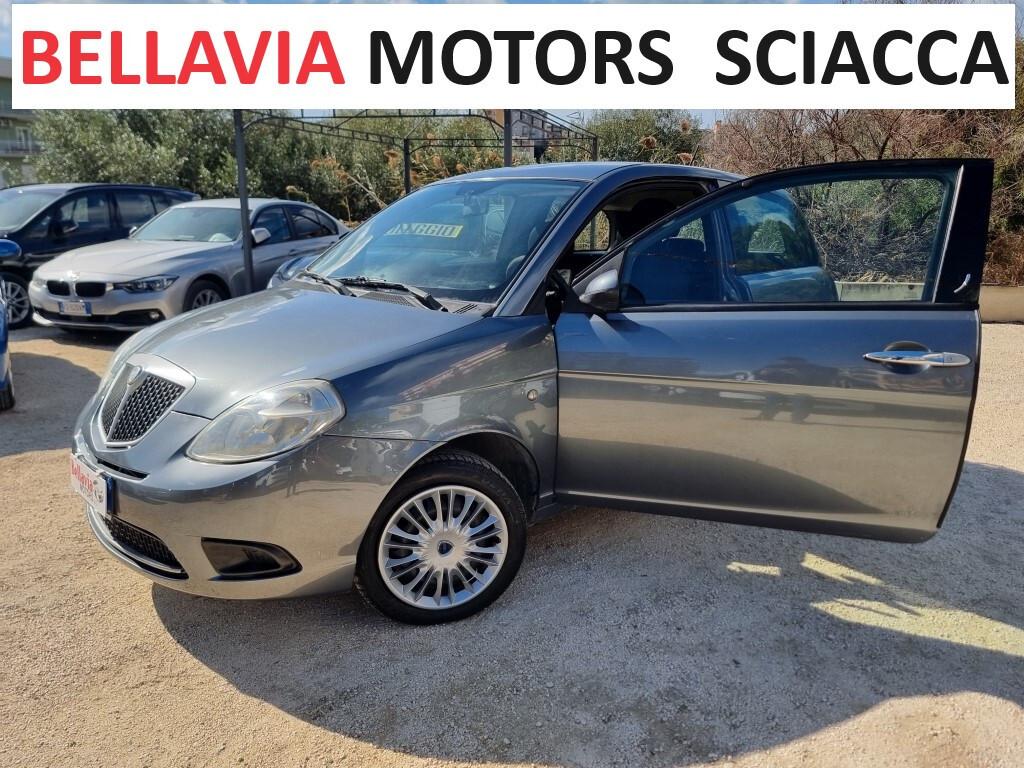 Lancia Ypsilon 1.3 MJT 90 CV Oro