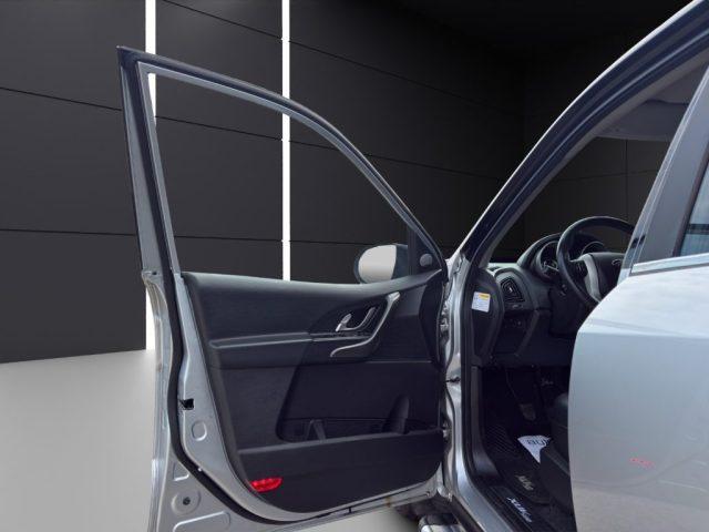 MAHINDRA XUV500 2.2 16V FWD W10