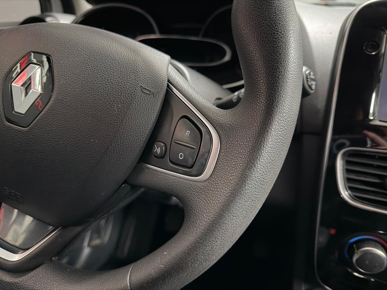 Renault Clio TCe (90) GPL Moschino Intens 2019