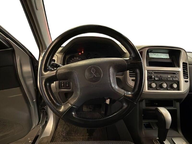 Mitsubishi Pajero 3.2 - 16V DI-D 3p. aut. Intense