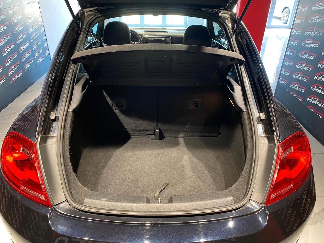 Volkswagen Maggiolino 1.6 Diesel - 2012