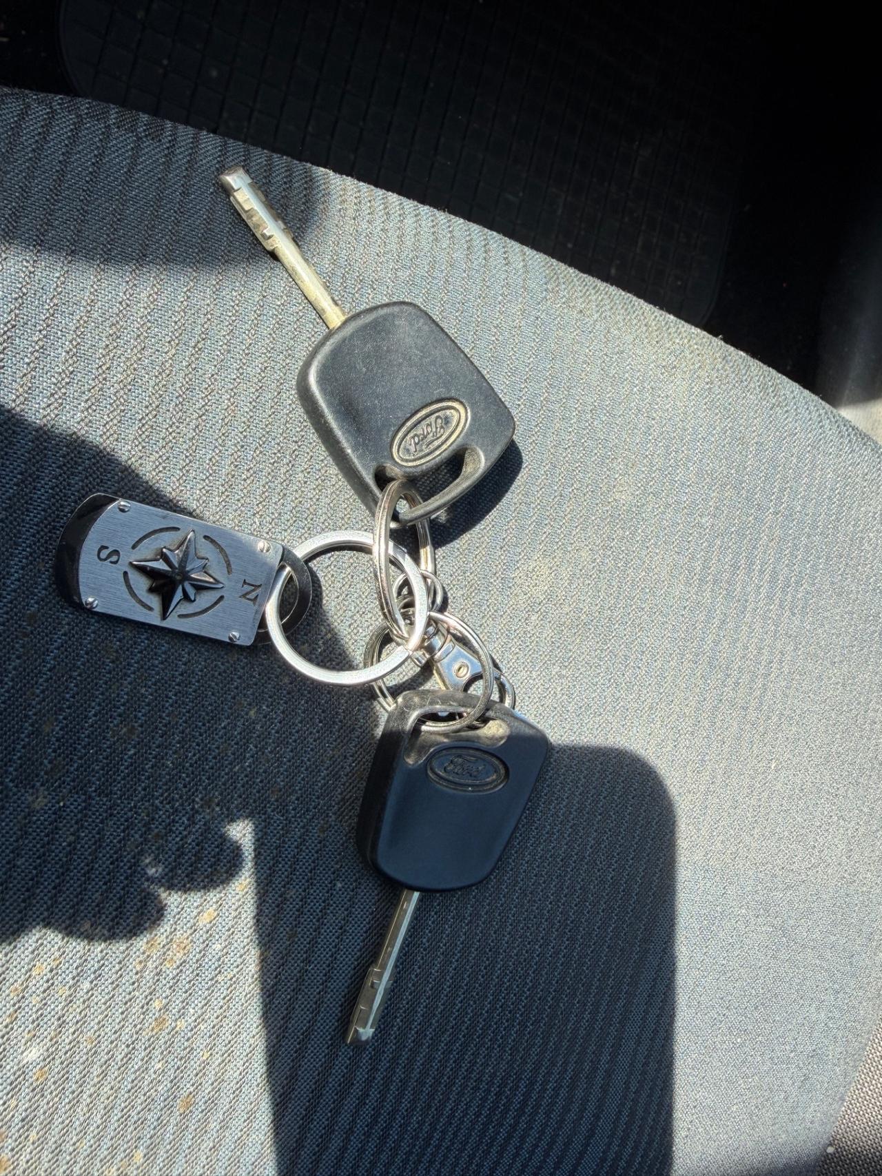 FORD FIESTA 1.4 BENZINA EURO4 80.000KM COMERCIANTI