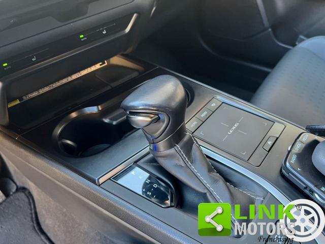 LEXUS UX 250h Hybrid Midnight Edition