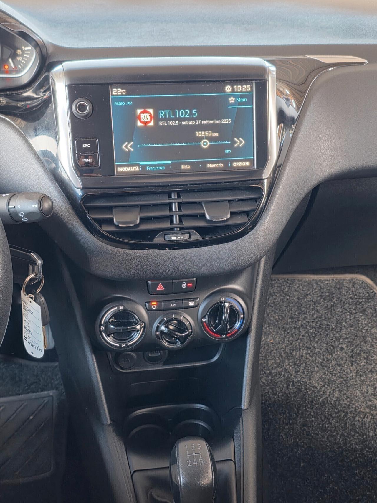 Peugeot 208 pochi km 2019 FINANZIABILE