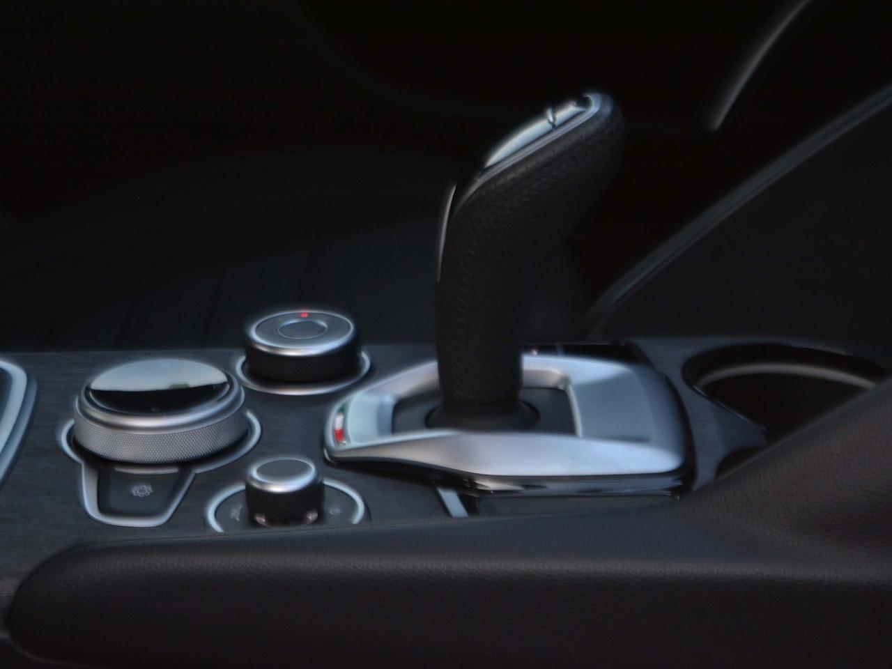 Alfa Romeo Giulia 2.2 turbo 160cv super business at8