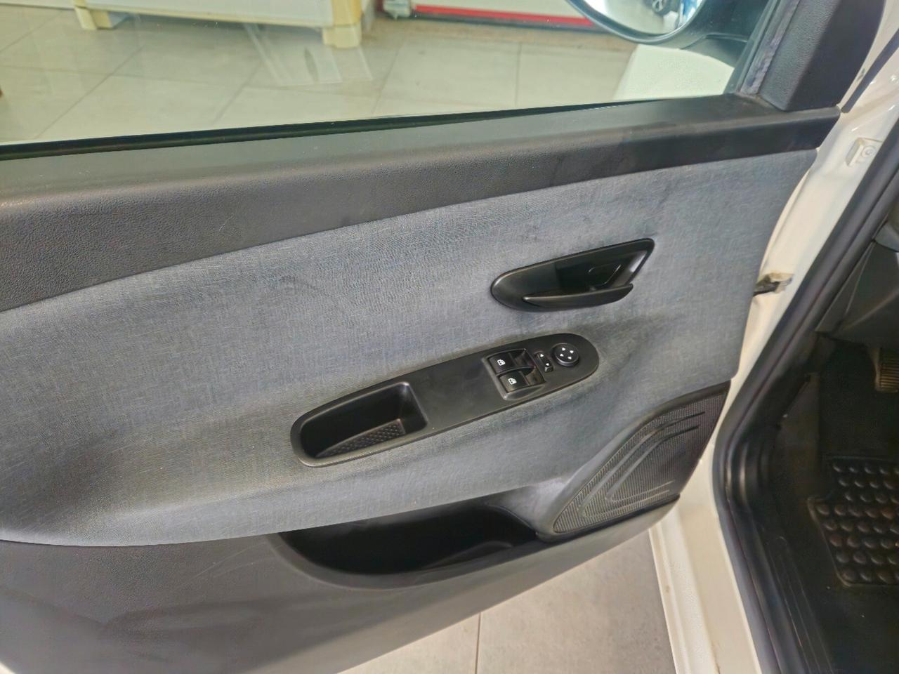 Lancia Ypsilon 1.0 FireFly 5 porte S&S Hybrid Gold