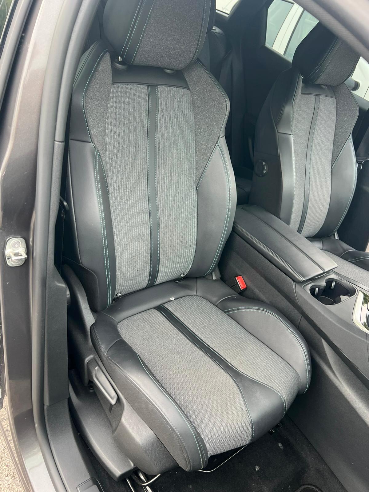 Peugeot 3008 BlueHDi 130 S&S EAT8 Allure Pack