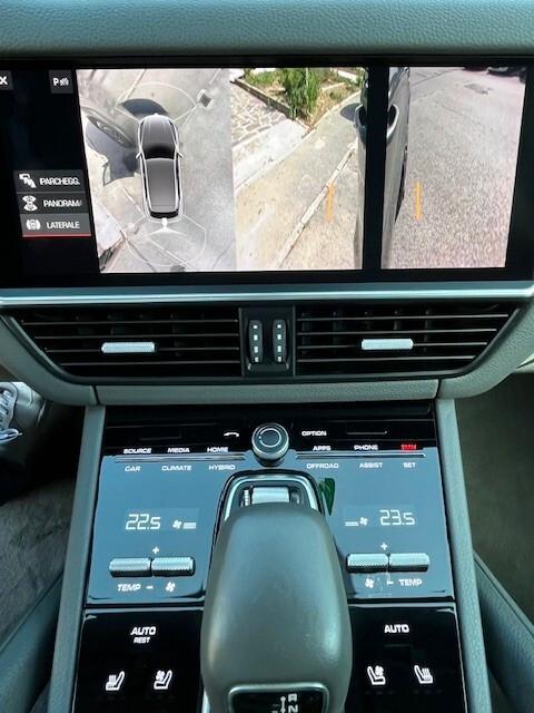 Porsche Cayenne 3.0 V6 E-Hybrid Approved