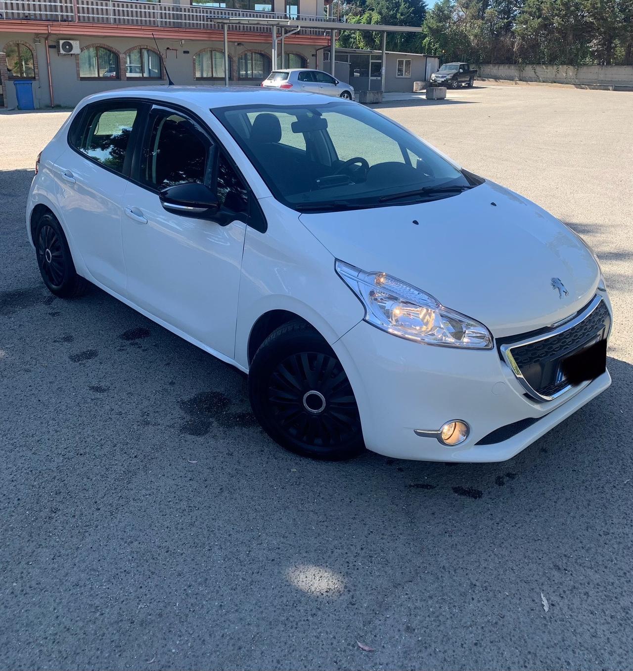 Peugeot 208 1.4 HDi 68 CV 5p Allure 120000