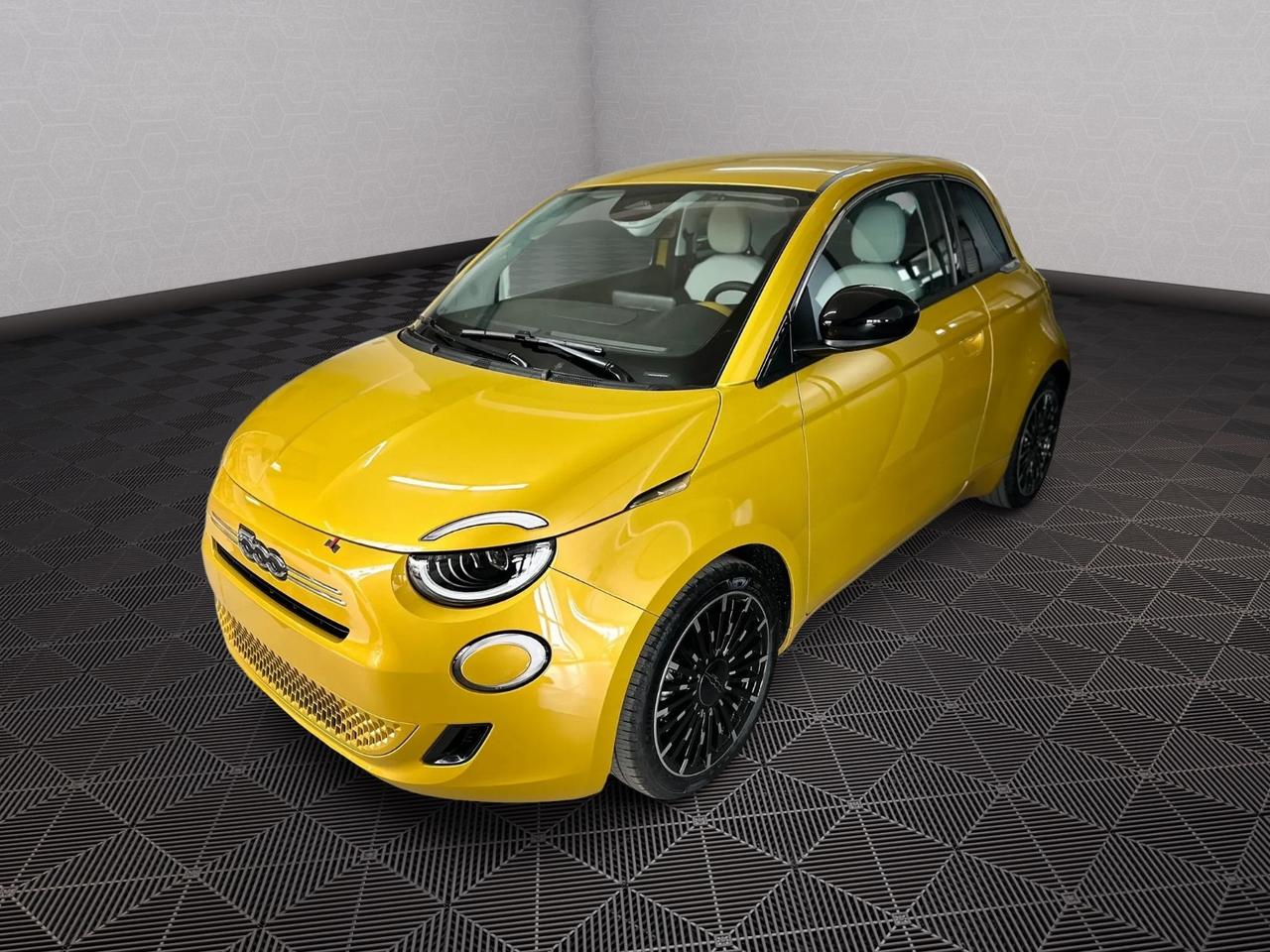 Fiat 500 Berlina Hybrid Icon