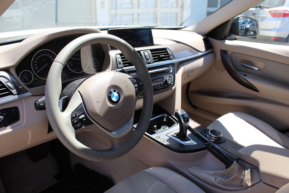 BMW - Serie 3 Touring - 320d Modern