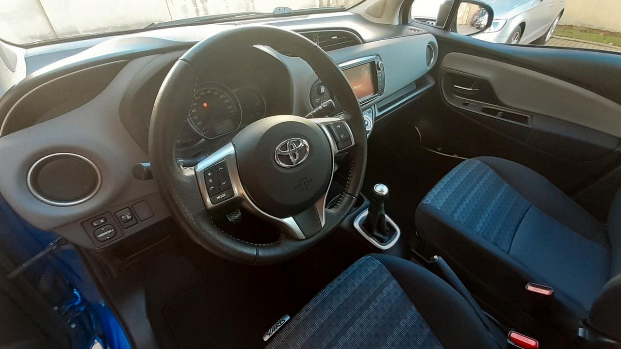 Toyota Yaris 1.0 benzina 5 porte ideale neopatentati