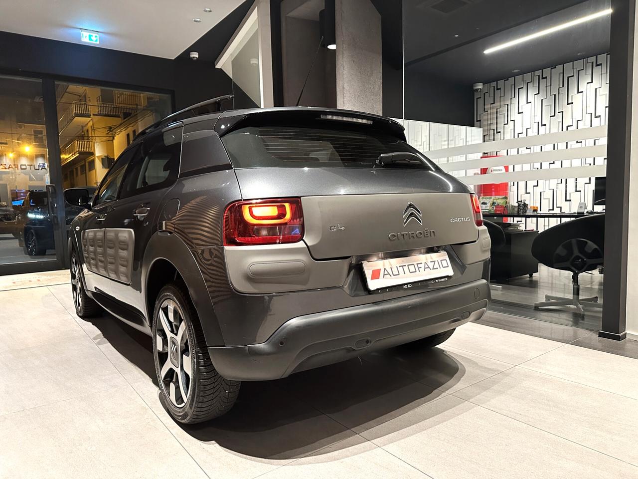 Citroen C4 Cactus BlueHDi 100 Shine