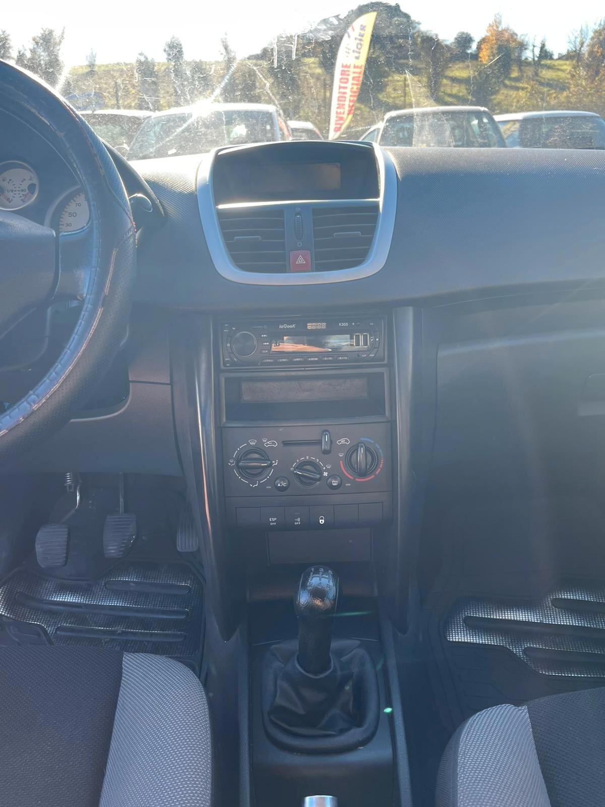 Peugeot 207 1.4 8V 75CV 5p. X Line