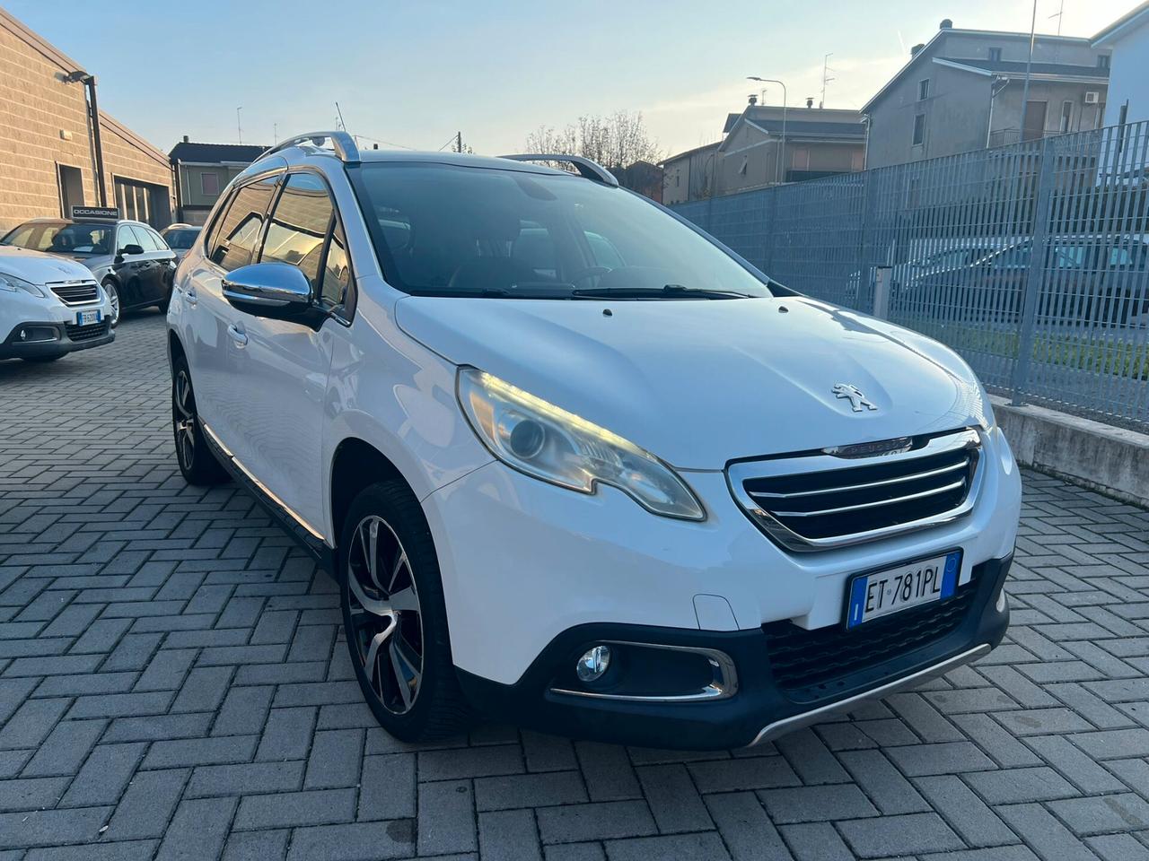 Peugeot 2008 1.6 e-HDi 115 CV Stop&Start Allure