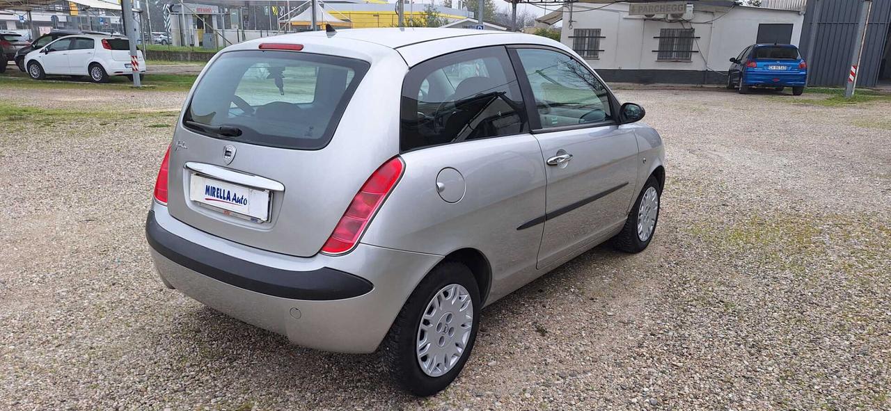 Lancia Ypsilon 1.2 Oro