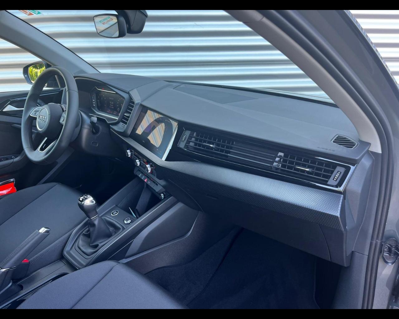 AUDI A1 ALLSTREET 30 TFSI IDENTITY CONTRAST
