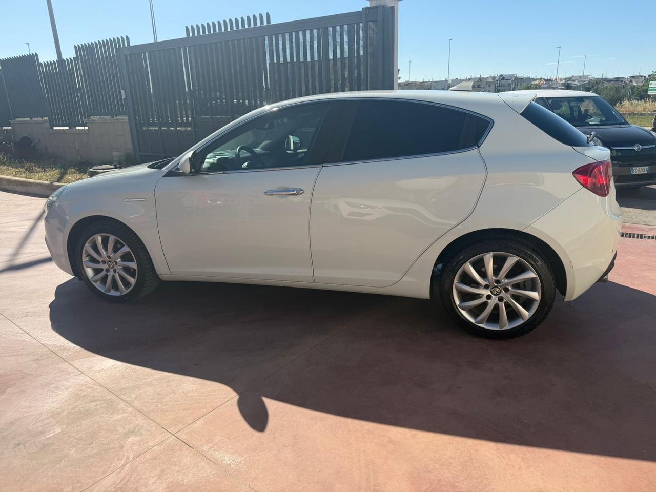 Alfa Romeo Giulietta 1.6 JTDm-2 120 CV Exclusive