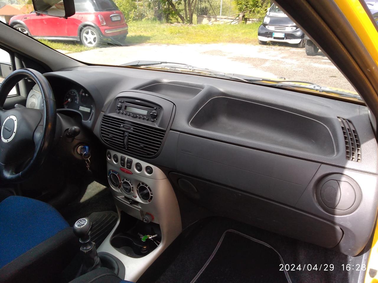 Fiat Punto 1.2i 16V NEO PATENTATI