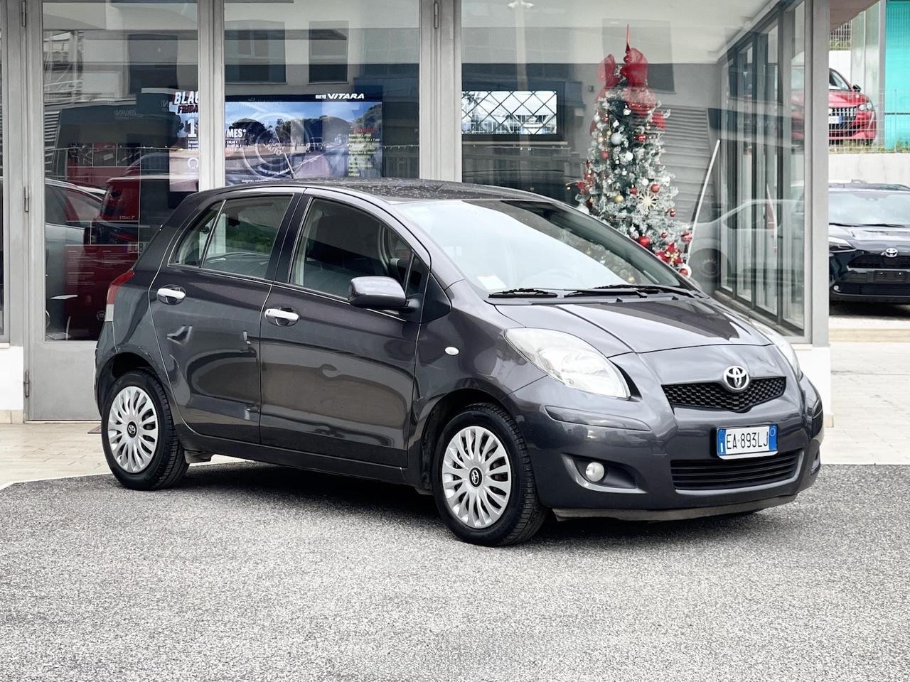 Toyota Yaris 1.3 Benzina 100CV E4 Neo - 2010