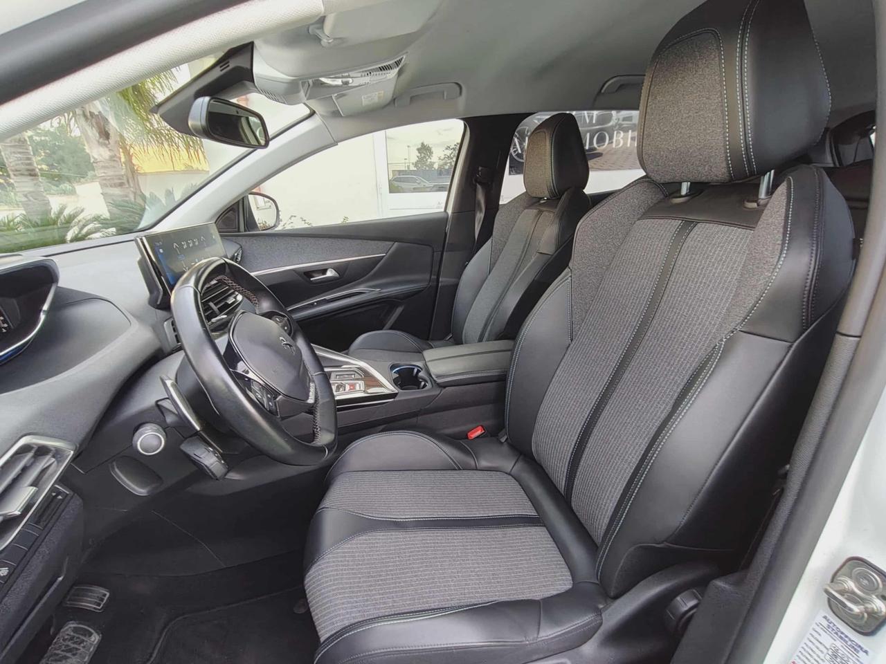 Peugeot 3008 BlueHDi 130 S&S EAT8 Allure Pack . 2021