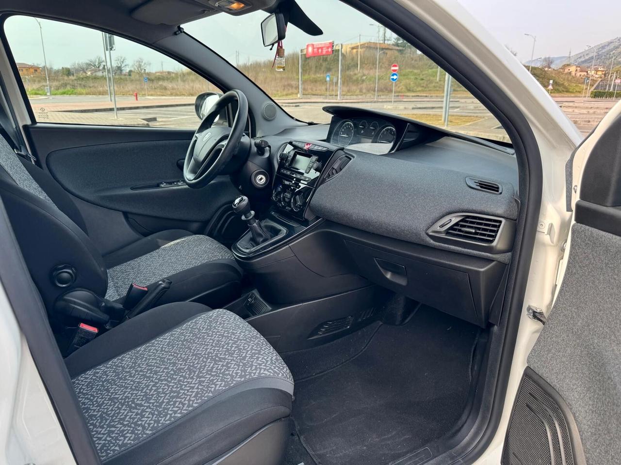 Lancia Ypsilon 1.2 5 porte GPL Platinum ok neopatentati